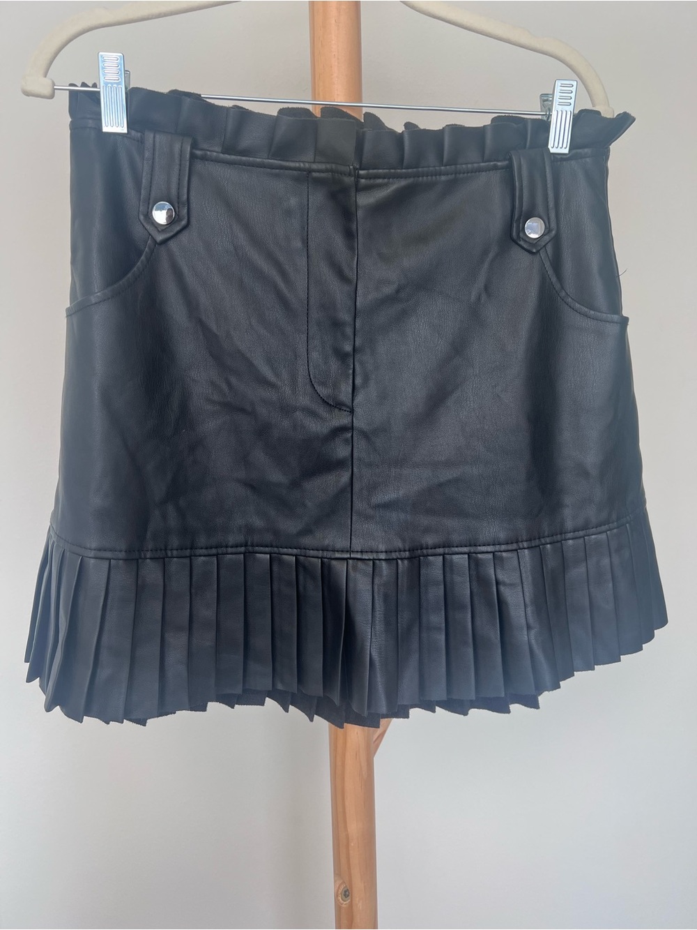 Zara Women’s Black Faux Leather Pleated Mini Skirt